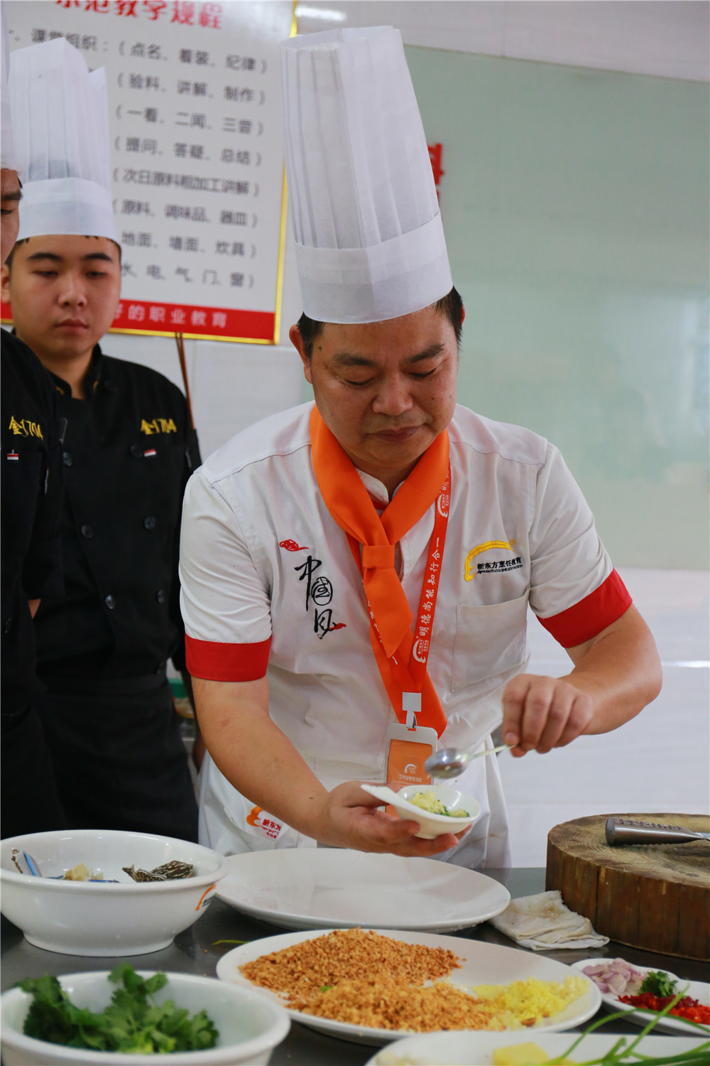 ������ѧ�ڶ��ڡ��������塱ʳ��¬��ʦ�����