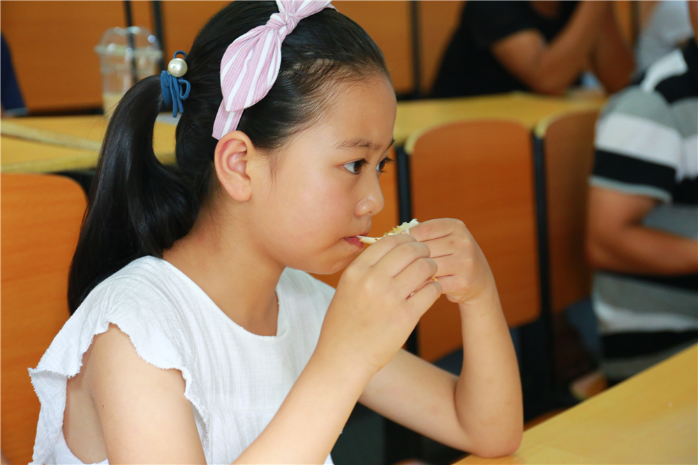 ������ѧ�ڶ��ڡ��������塱ʳ��¬��ʦ�����