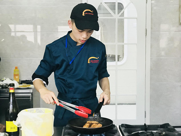 �����¶������ѧУ