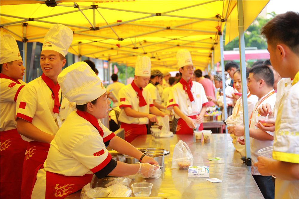 �¶���30����У����ʳ�񻶽�