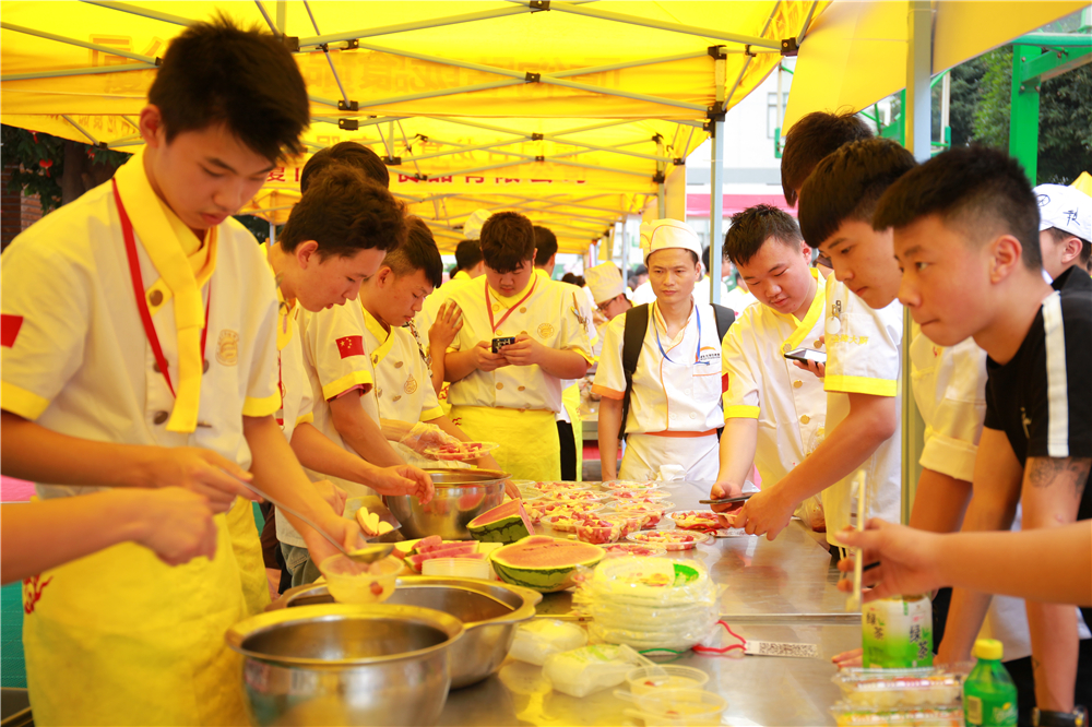 �¶���30����У����ʳ�񻶽�