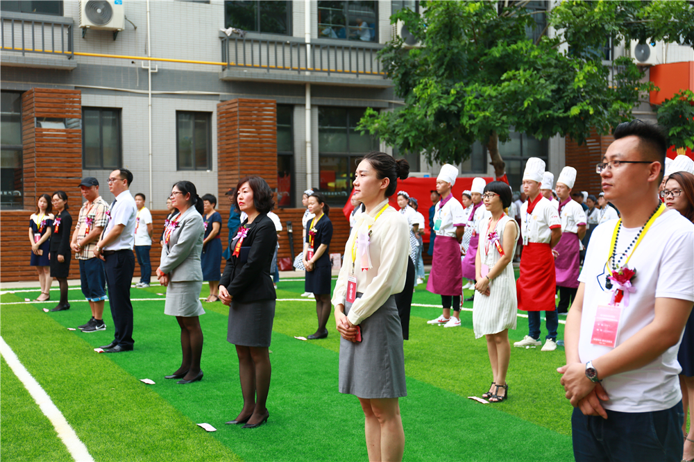 Ϊ���뱼�� | У�����������ʽ�ߵ�����У԰˫ѡ��