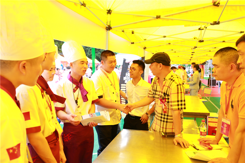 Ϊ���뱼�� | У�����������ʽ�ߵ�����У԰˫ѡ��