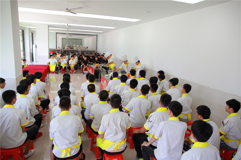 �Ҹ�ζ��30�ꡪ��У԰�Ȳ˱���