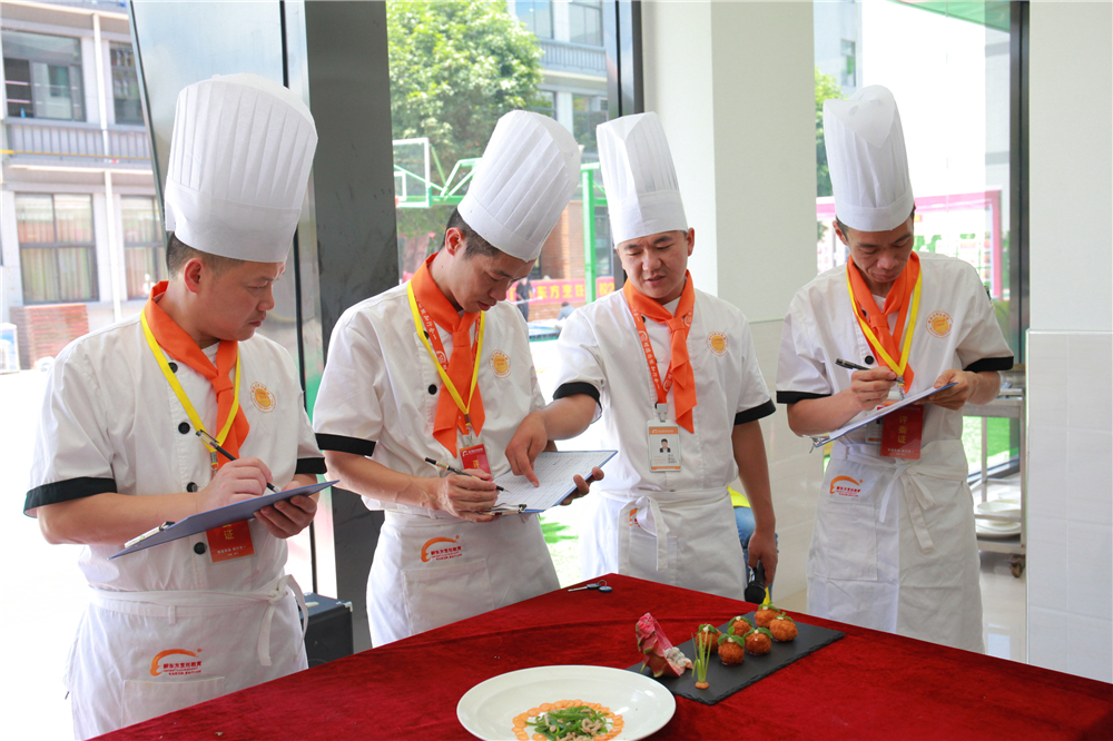 �Ҹ�ζ��30�ꡪ��У԰�Ȳ˱���