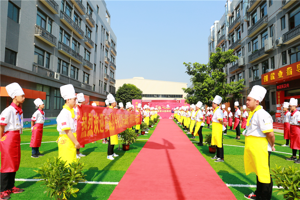 �Ҹ��Ƿܶ������ģ��ɹ�ѧ��У԰��