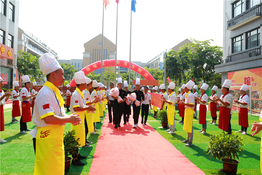 �Ҹ��Ƿܶ������ģ��ɹ�ѧ��У԰��