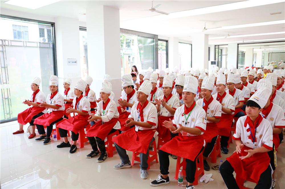 �Ҹ��Ƿܶ������ģ��ɹ�ѧ��У԰��