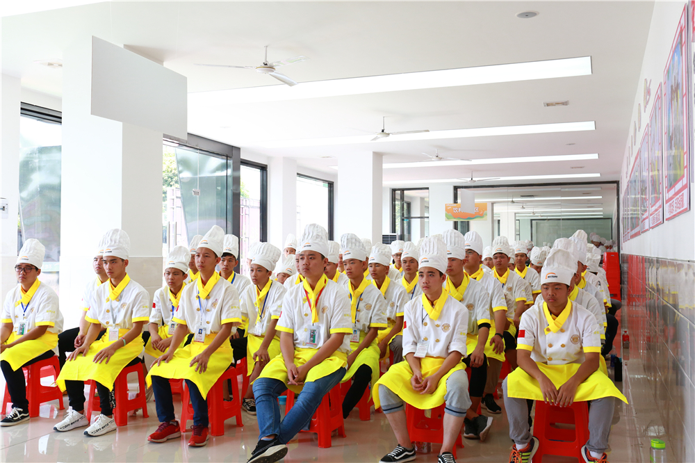 �����ܳ���У԰