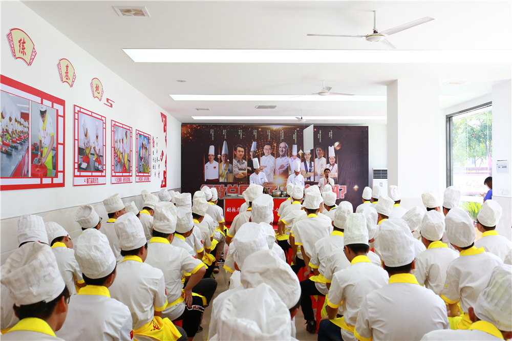 �����ܳ���У԰