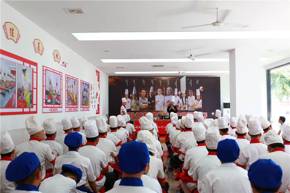 �����ܳ���У԰