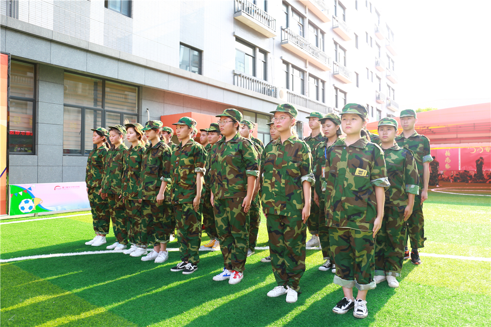 Ӣ���ˬ�������¶������ѧУ������ѵ