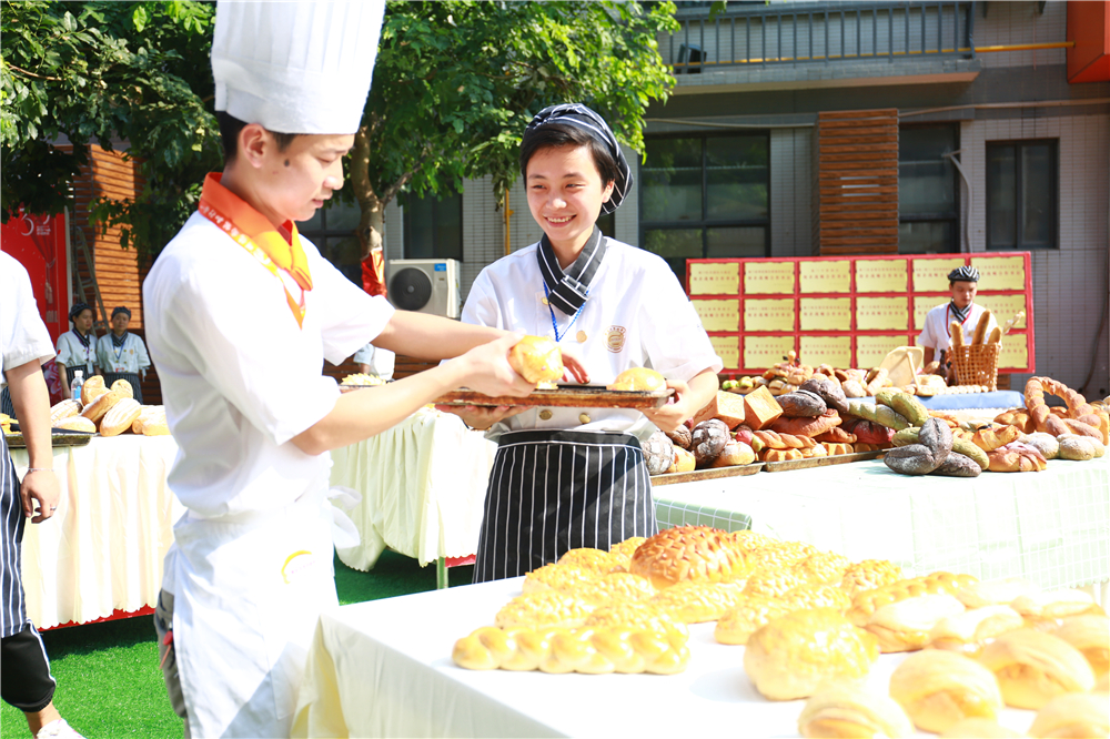 �����¶������ѧУ�決����