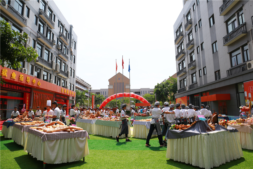 �����¶������ѧУ�決����