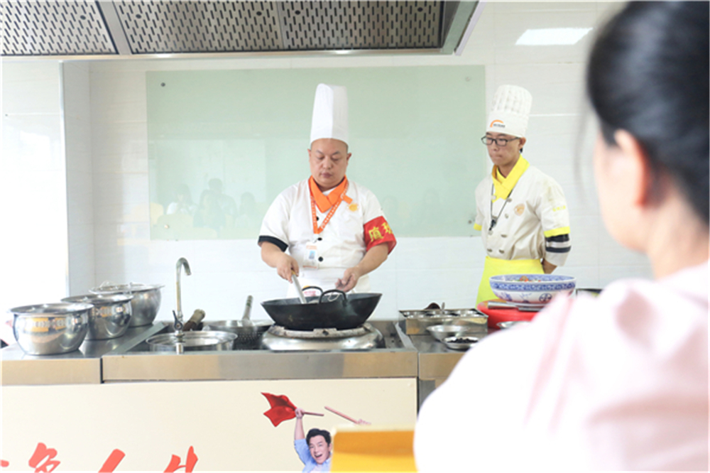 ְ����ѧ�ڰ��� | �����¶�������Ѱ�ٵص���ζ����