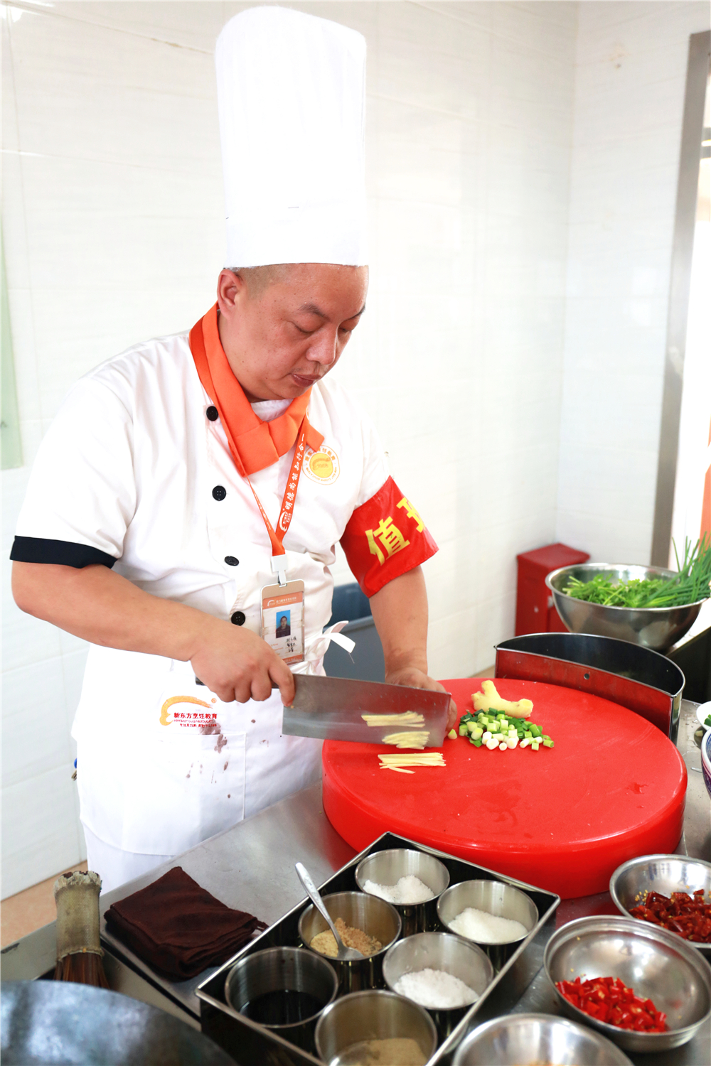 ְ����ѧ�ڰ��� | �����¶�������Ѱ�ٵص���ζ����