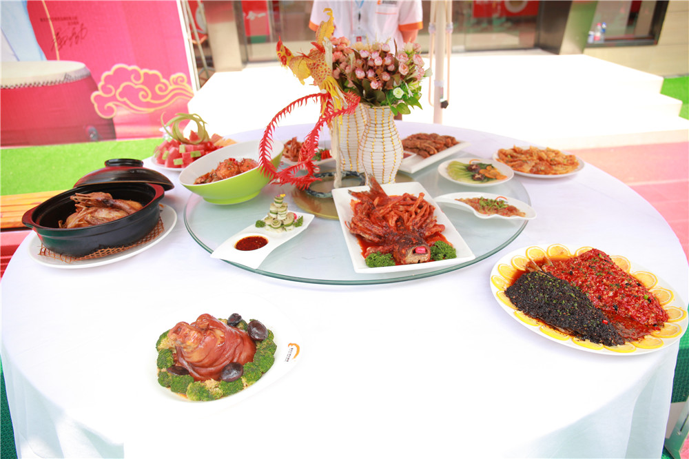 �����¶������ѧУ���δ����¡����³�����ϯ��Ƽ��ܴ���¡�ؾ���