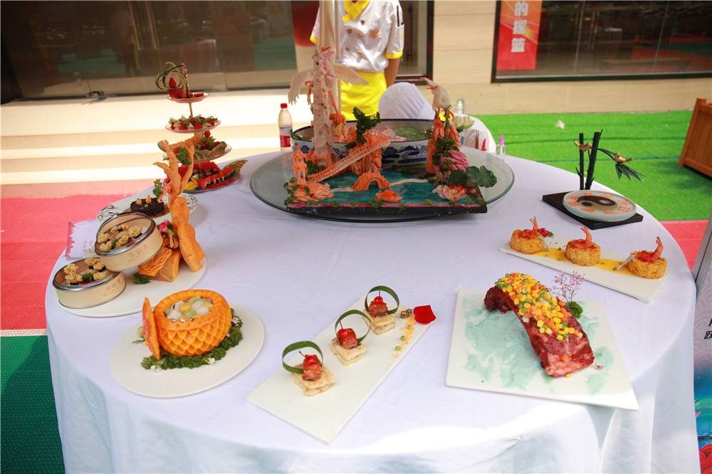 �����¶������ѧУ���δ����¡����³�����ϯ��Ƽ��ܴ���¡�ؾ���