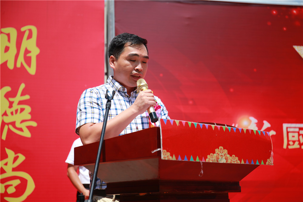 �����¶������ѧУ���δ����¡����³�����ϯ��Ƽ��ܴ���¡�ؾ���