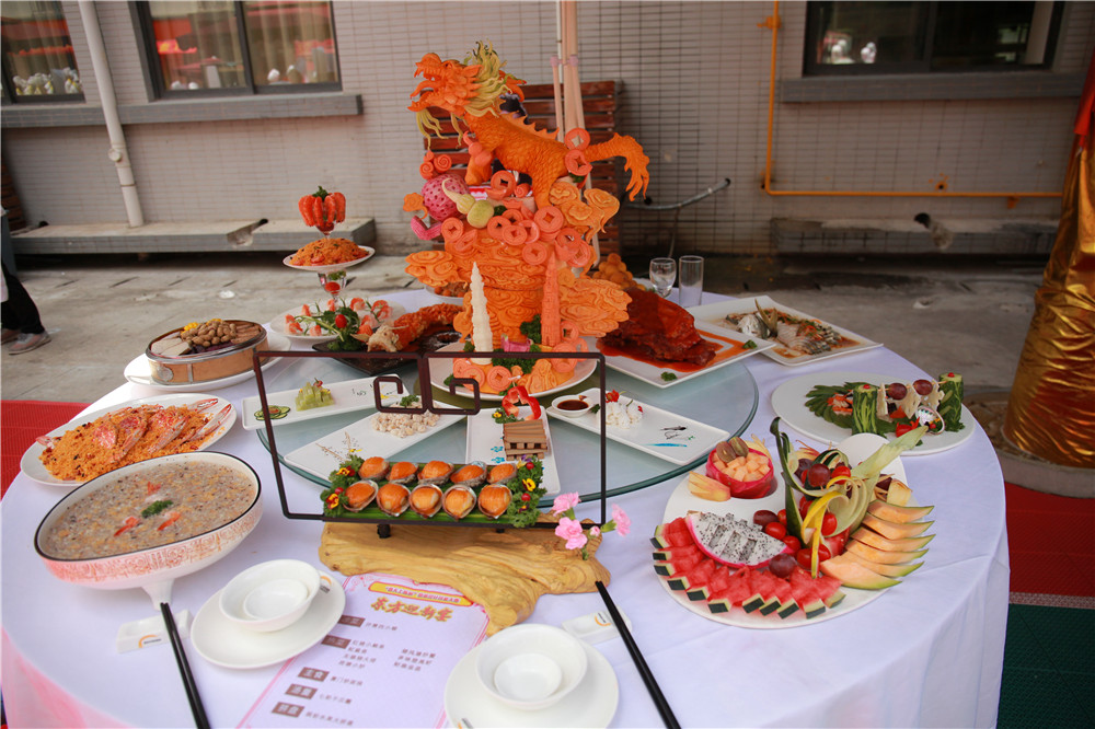 �����¶������ѧУ���δ����¡����³�����ϯ��Ƽ��ܴ���¡�ؾ���