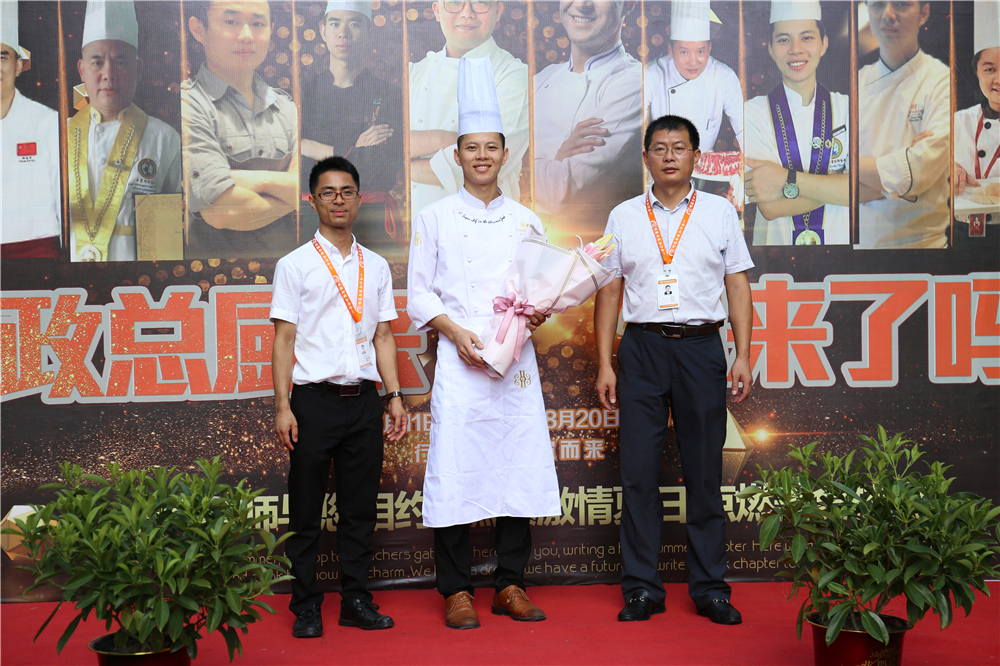 ����ʦ��У԰�������¶��������������ܴ�ʦ���