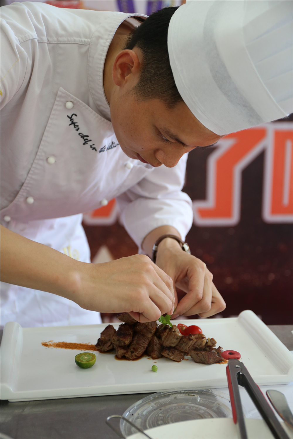 ����ʦ��У԰�������¶��������������ܴ�ʦ���