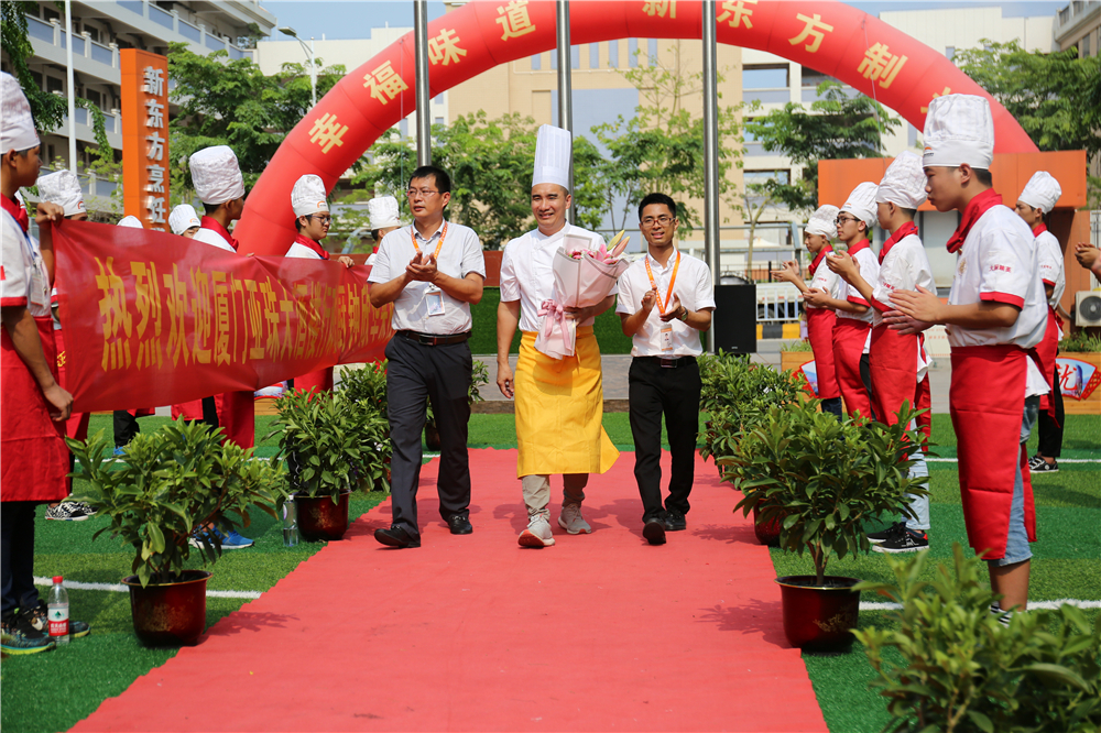 ����ʦ��У԰�������¶��������������ܴ�ʦ���