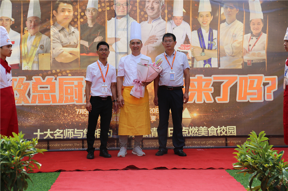 ����ʦ��У԰�������¶��������������ܴ�ʦ���