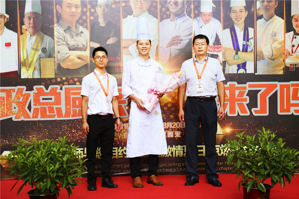 ����ʦ��У԰�������¶��������������ܴ�ʦ���