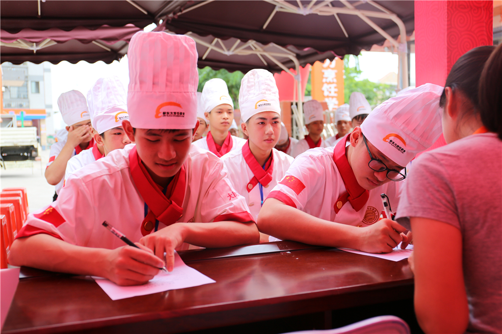 2018���ר�౨���ֳ�