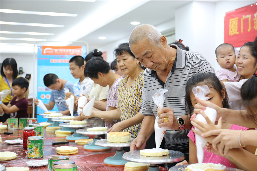 ���а��������¶������ѧУ�����װ���