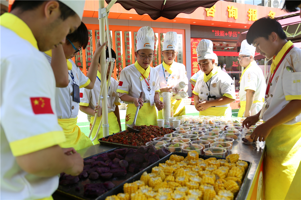 �С�ǯ���� ���� �����ռ�����Ϻ��