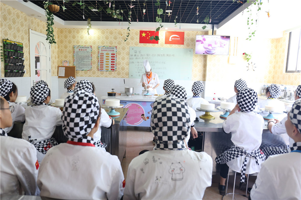 ְ����ѧ��ʮ�ڡ������⵰�������