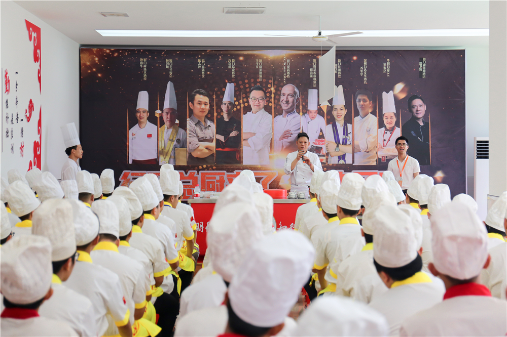 ��ʦ��У԰ح��ʦ�����Ἴ�ܣ�������ҵ���˲�