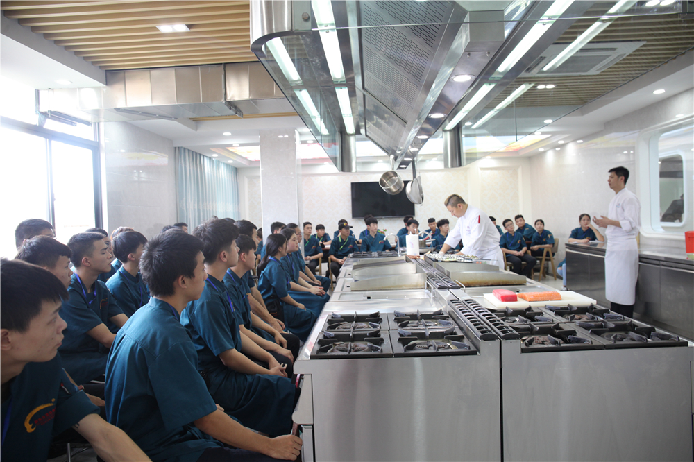 ��ʦ��У԰ح��ʦ�����Ἴ�ܣ�������ҵ���˲�