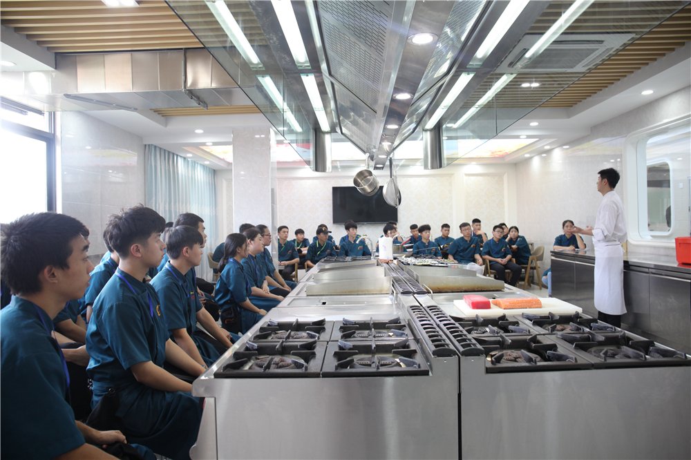 ��ʦ��У԰ح��ʦ�����Ἴ�ܣ�������ҵ���˲�