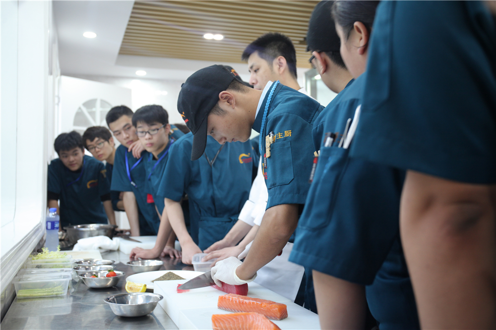 ��ʦ��У԰ح��ʦ�����Ἴ�ܣ�������ҵ���˲�