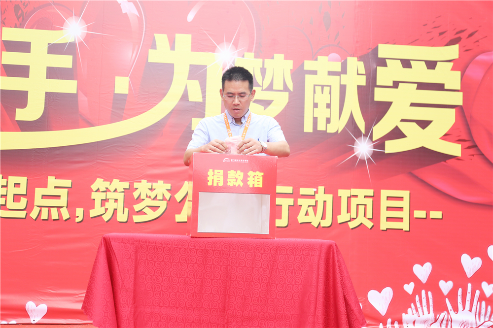 �����¶������ѧУ������ѧ��������ʽů��ʢ��