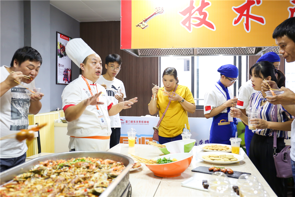 ��ҵ��ɫС������