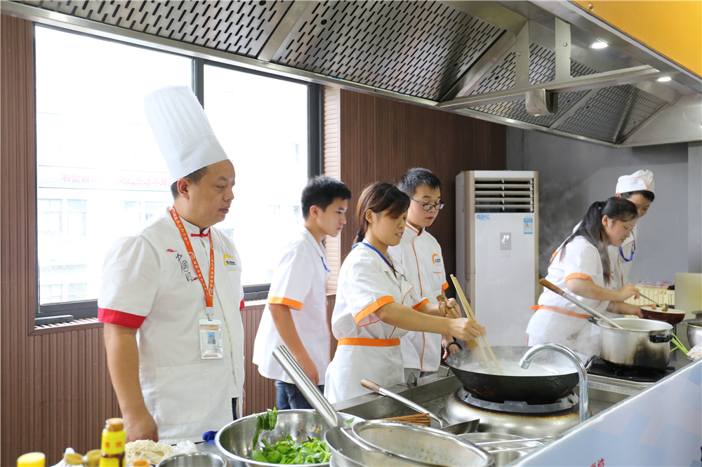 ��ҵ��ɫС������