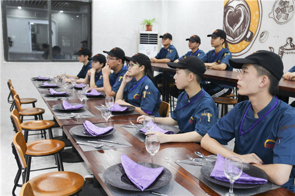 �����¶������ѧУ