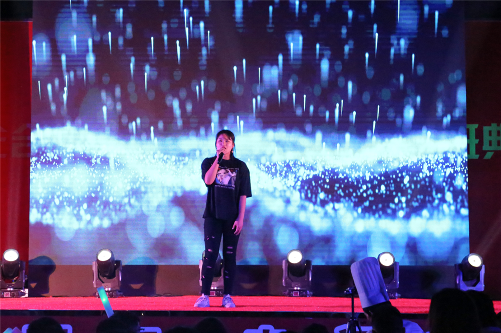 ���ഺ���� �� Ѥ������������¶������ѧУʦ�������������Բ����ɣ�