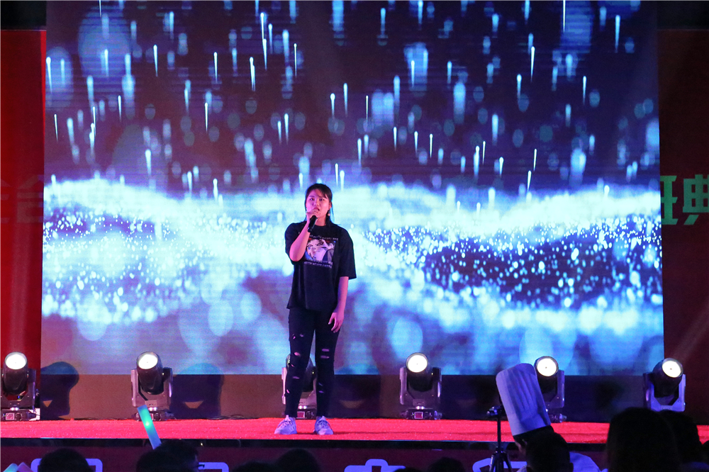 ���ഺ���� �� Ѥ������������¶������ѧУʦ�������������Բ����ɣ�