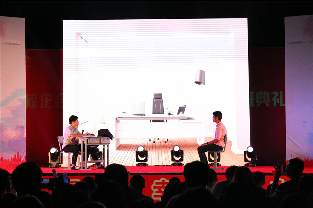 ���ഺ���� �� Ѥ������������¶������ѧУʦ�������������Բ����ɣ�