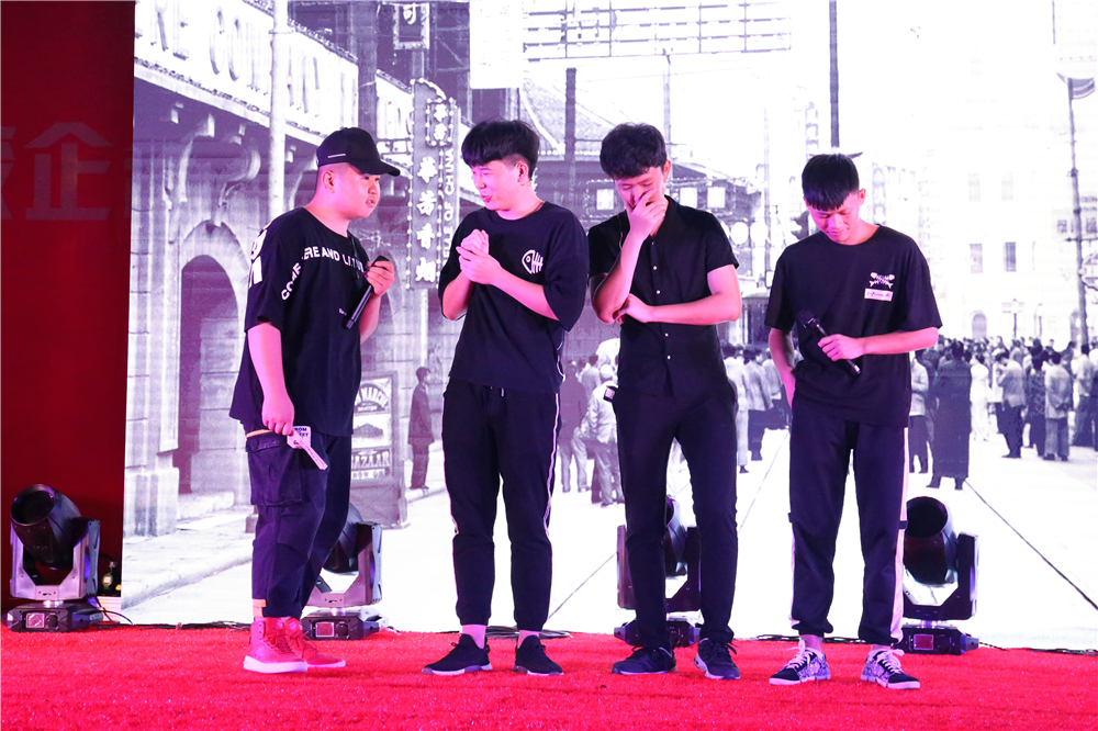 ���ഺ���� �� Ѥ������������¶������ѧУʦ�������������Բ����ɣ�