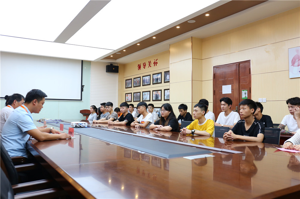 �����¶������ѧУ2016����ר��ҵ����¡�ؾ���