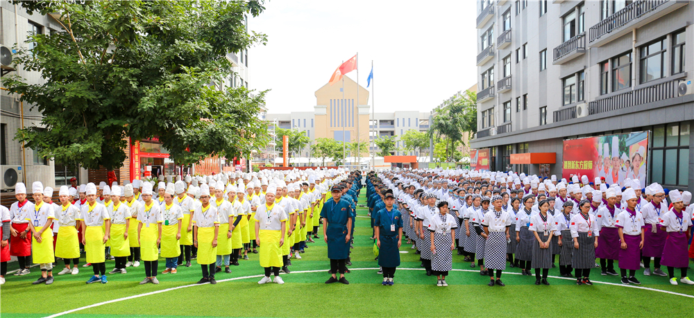 �����¶������ѧУ����ѧ�������չ��̡����ʽ����