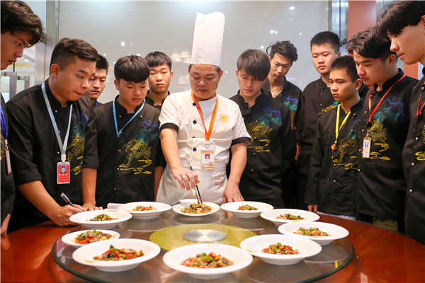 �����¶������ѧУ