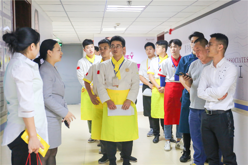 �����¶������ѧУʦ���߽�����Ƶ꼰�������Ĳι�ѧϰ