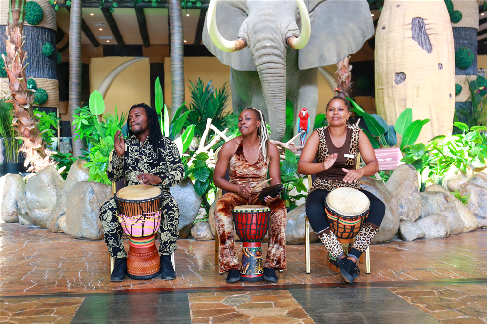 �����¶������ѧУʦ���ι��������������Ϸ��